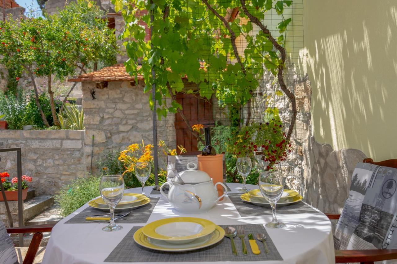 Mediterranean Terrace Apartment With Bikes & Sup Скрадин Екстериор снимка